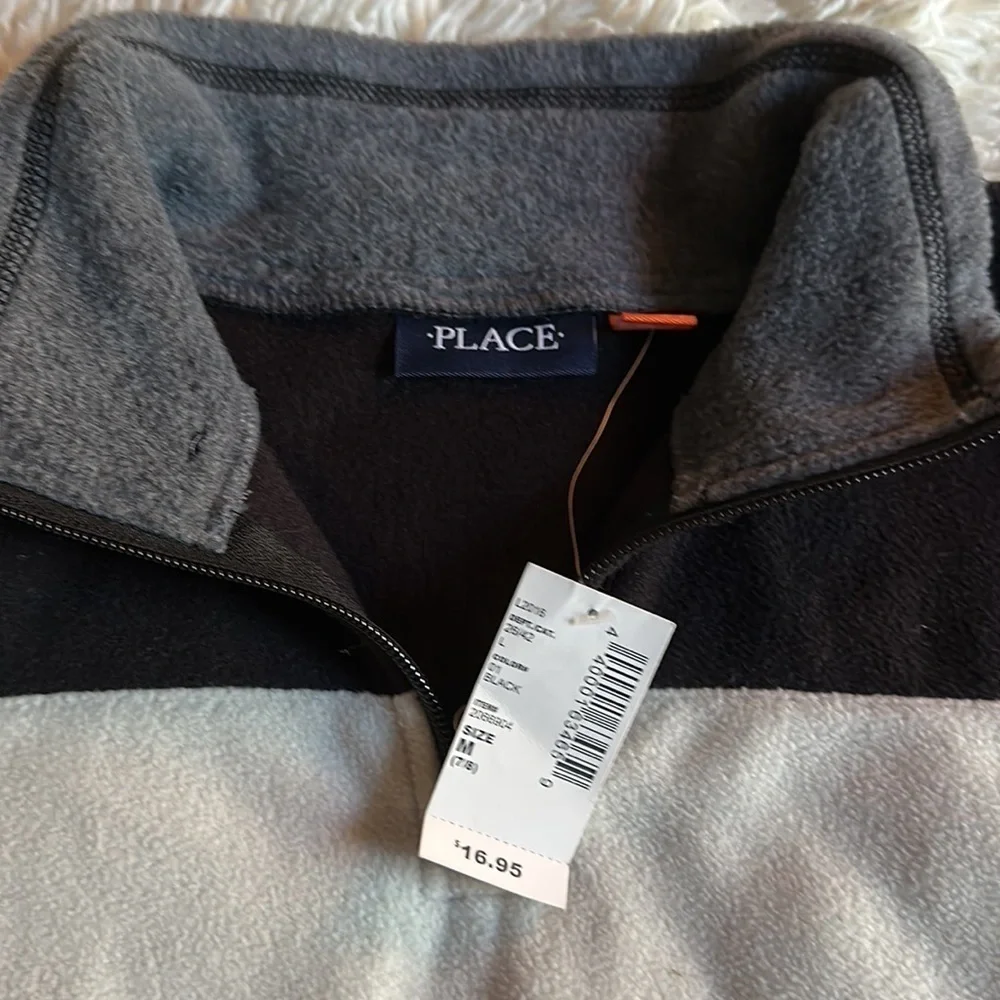 NWT boy long sleeves pull over for boy size M 7/8